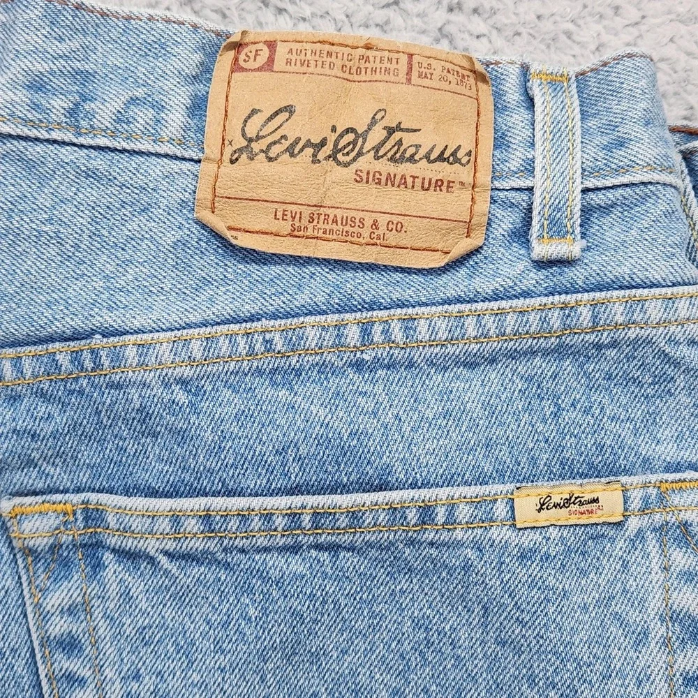 Levi Strauss Signature Jeans Mens 38x32 Light Wash Blue Relaxed Fit Denim Pants